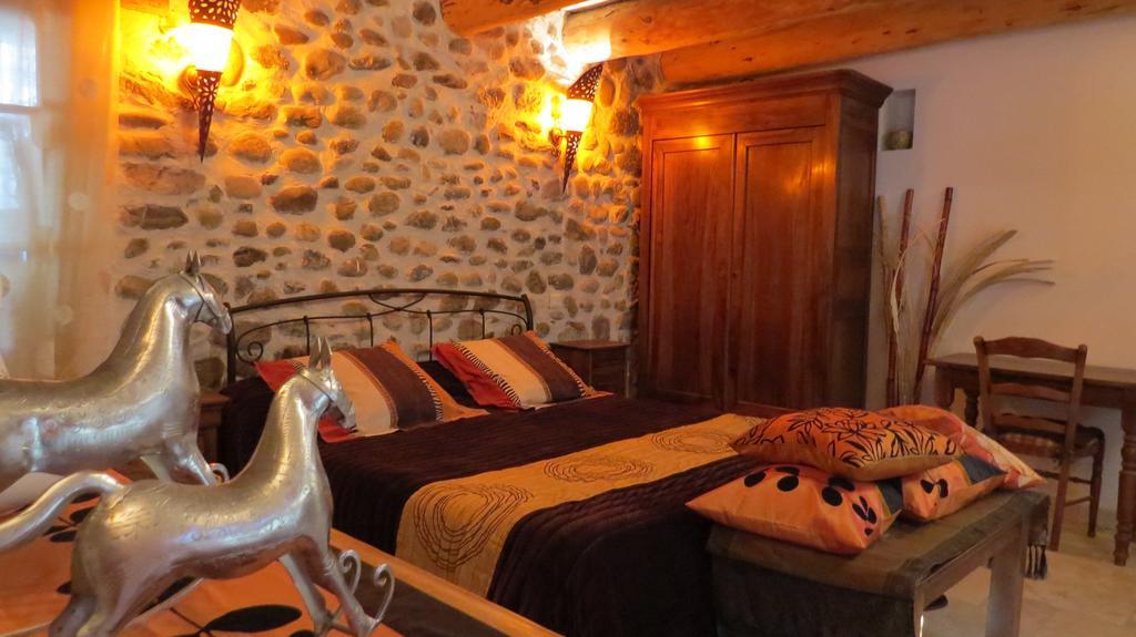 Les Gites D'Eliane Laragne Quarto foto